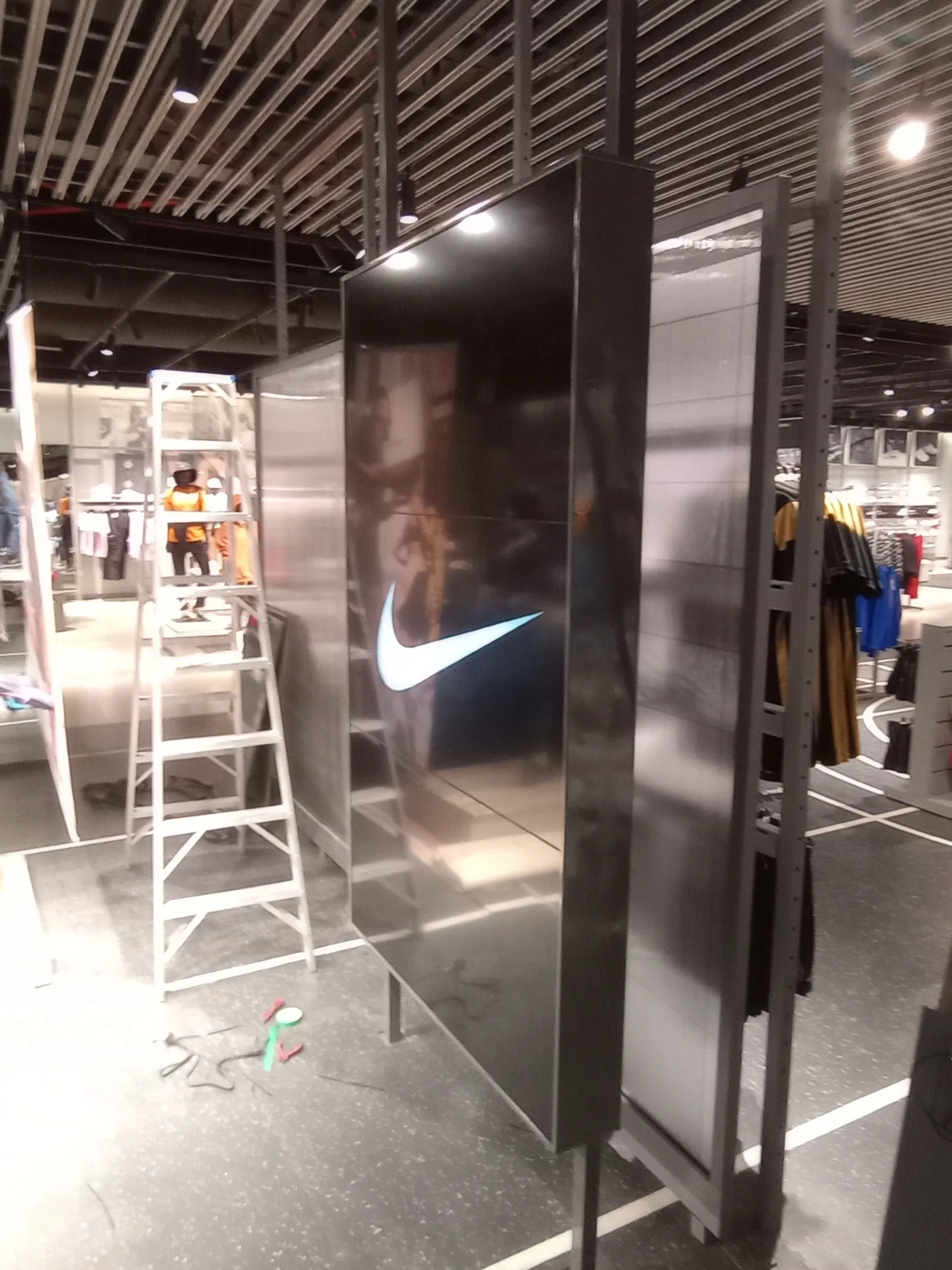 Cartelería digital en local comercial